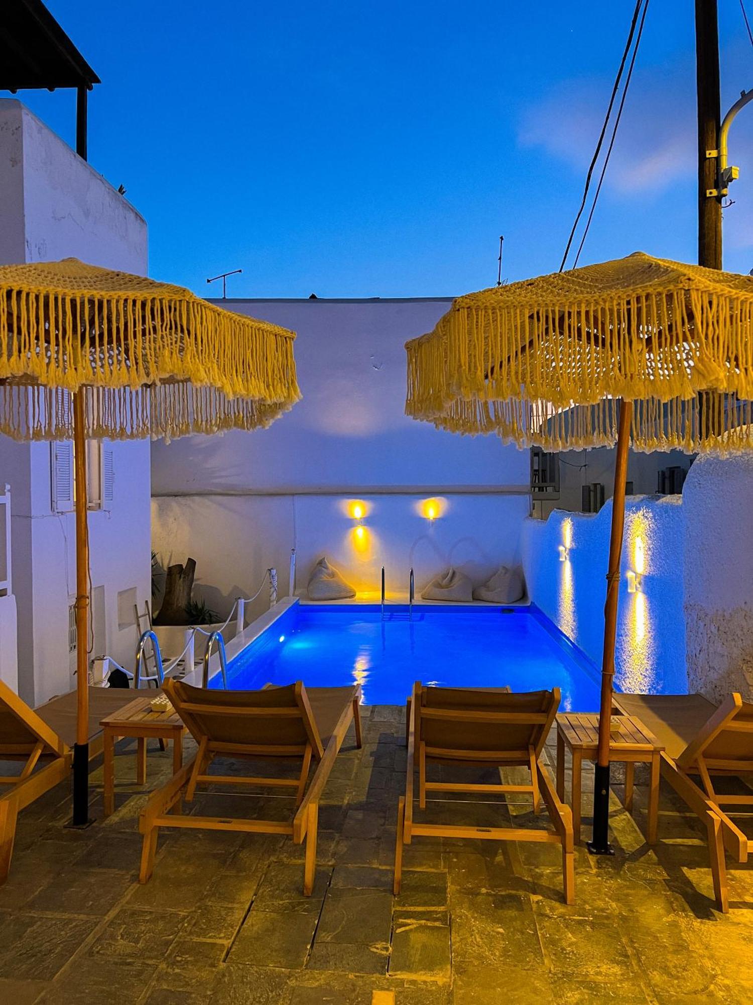 Kamara & * Mykonos Town